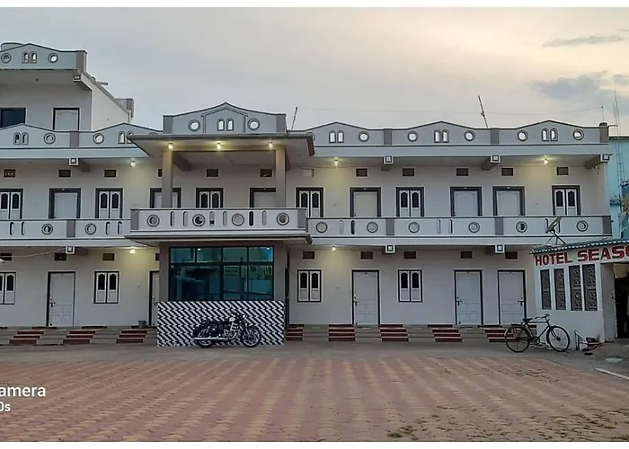 Hotel Sea Scape Near Jagannath Temple